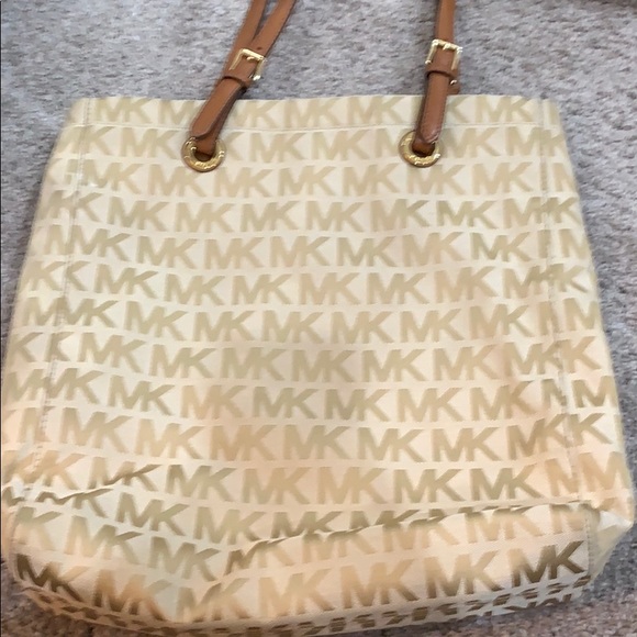 Michael Kor Tote - Picture 2 of 9